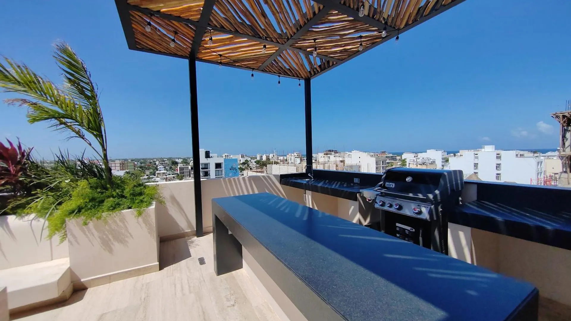 Nuevo! Maravilloso & Elegante Apartamento Centrico-Pool-Jacuzzi By Yeah Playa del Carmen Mexico
