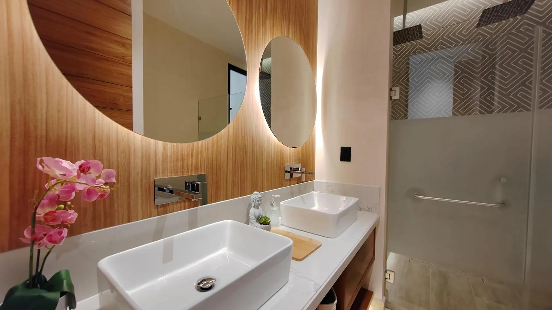 Maravilloso & Elegante Apartamento Centrico-Pool-Jacuzzi By Yeah Playa del Carmen México